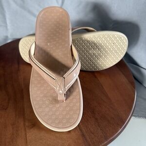 Vionic Tide Sport Women's Size 11  Beige Macaroon Thong Sandals Orthotic Comfort
